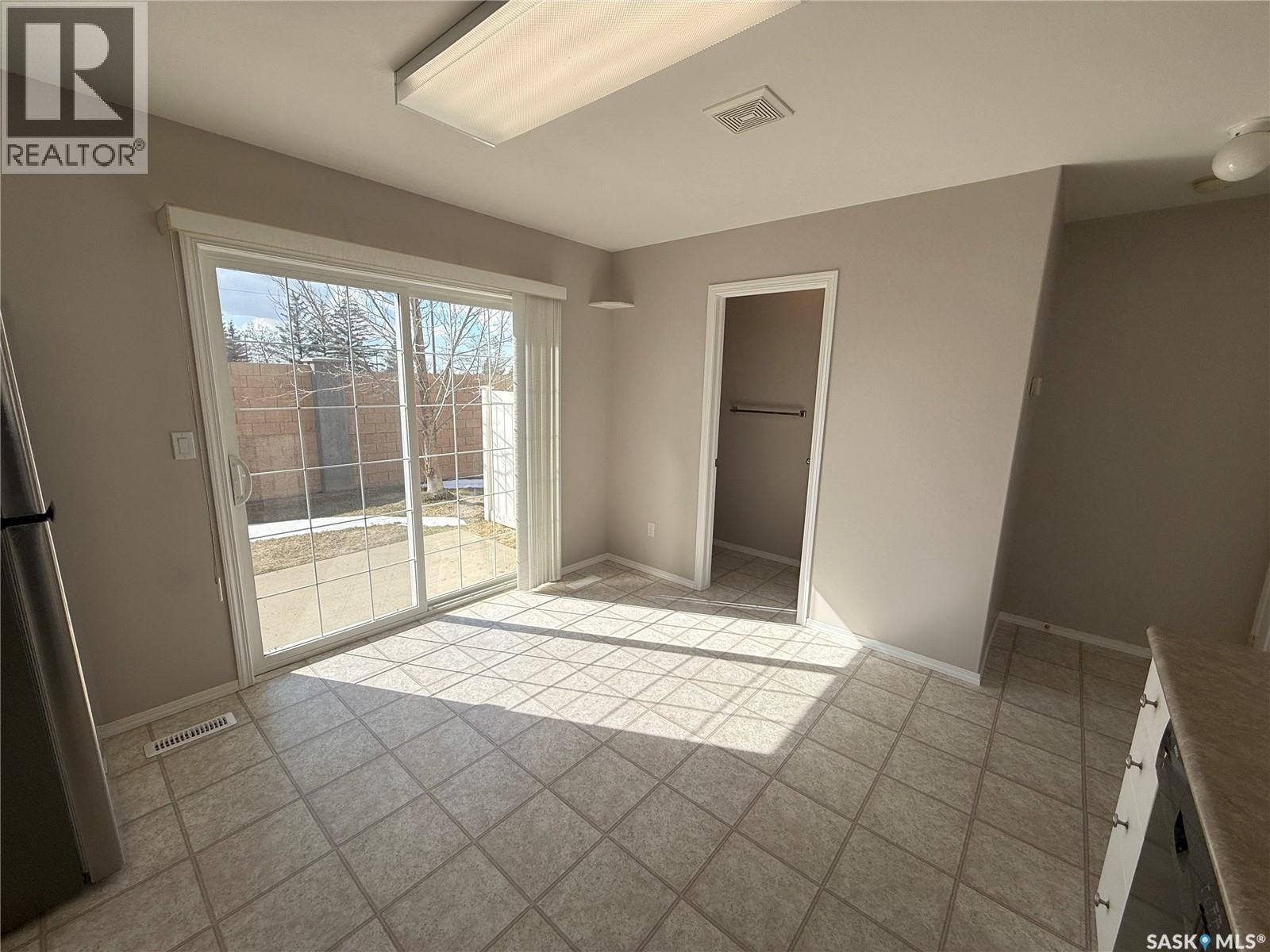 22 809 Kristjanson Road, Saskatoon, Saskatchewan  S7S 1M8 - Photo 9 - SK034269