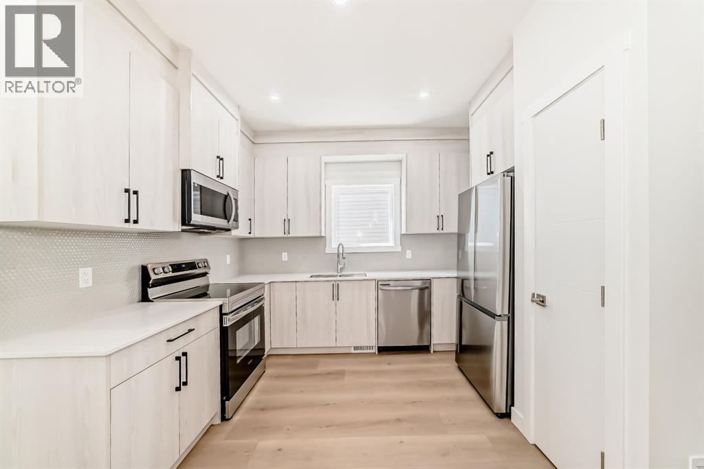 324 Cornerbrook Drive Ne, Calgary, Alberta  T3N 2J3 - Photo 5 - A2304517