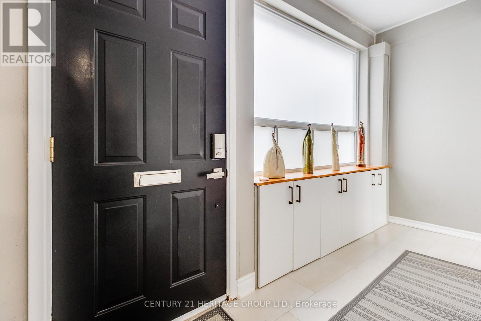 3 Denton Avenue, Toronto, Ontario  M4C 1T7 - Photo 2 - E12954308