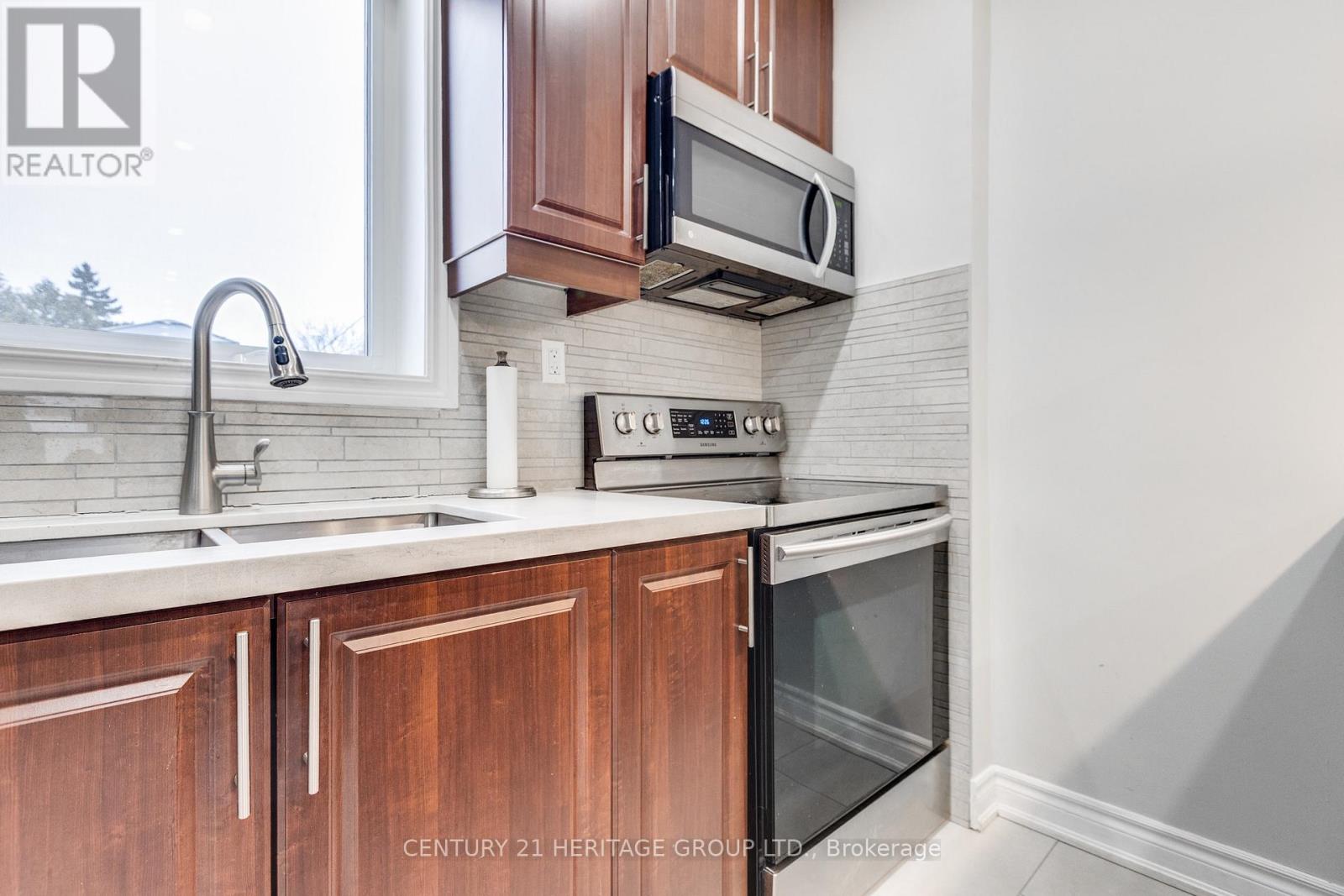 3 Denton Avenue, Toronto, Ontario  M4C 1T7 - Photo 16 - E12954308