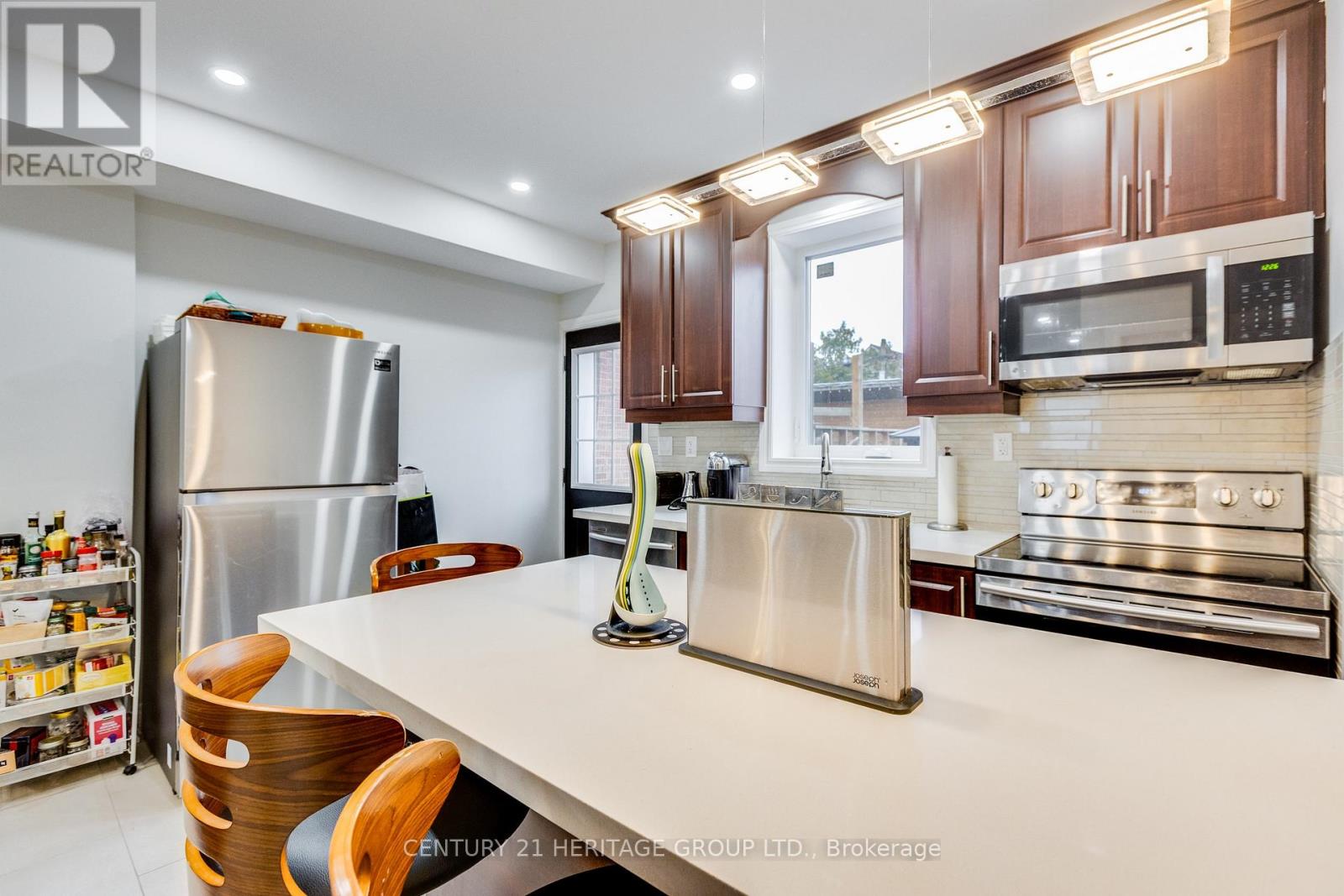 3 Denton Avenue, Toronto, Ontario  M4C 1T7 - Photo 18 - E12954308
