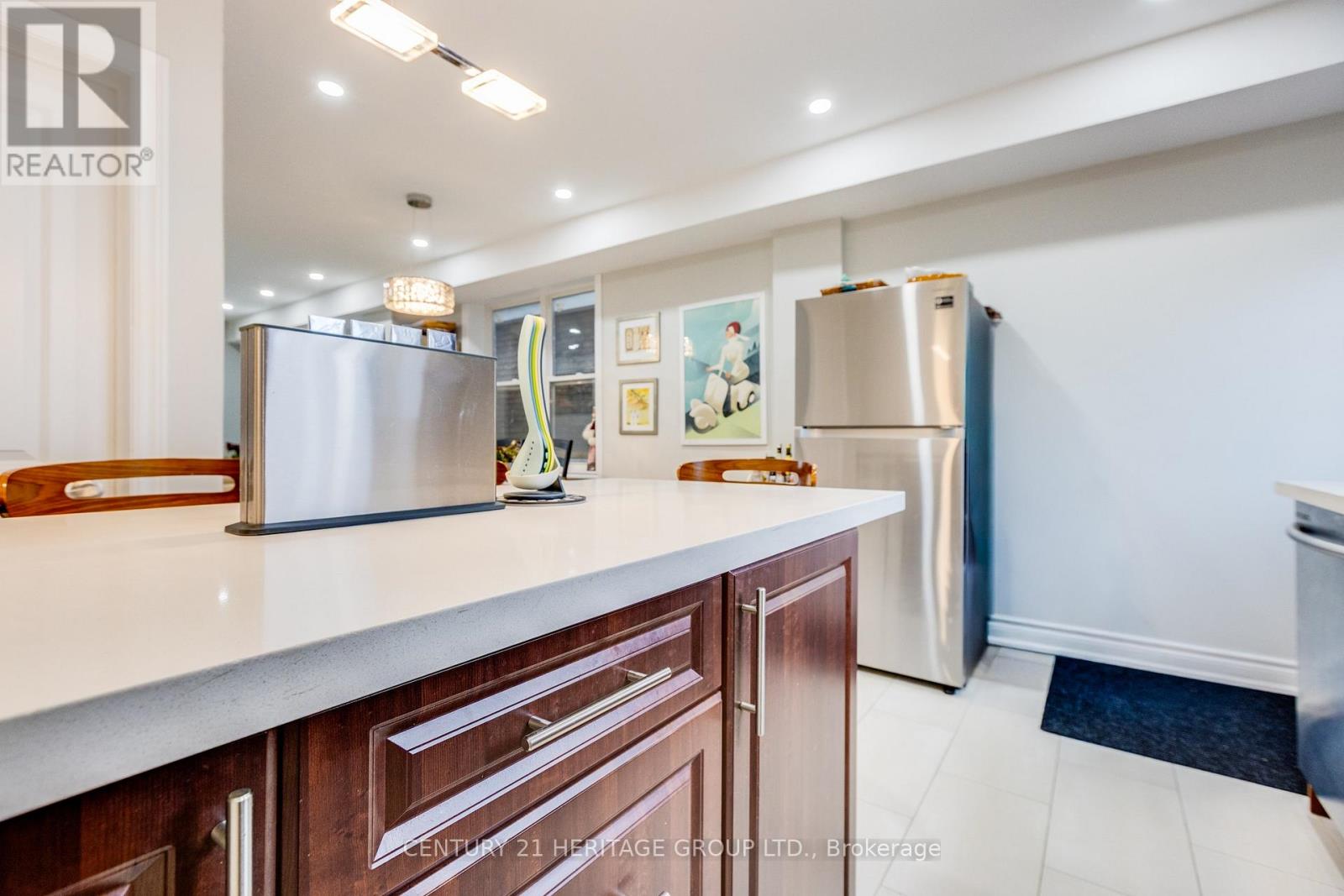 3 Denton Avenue, Toronto, Ontario  M4C 1T7 - Photo 17 - E12954308