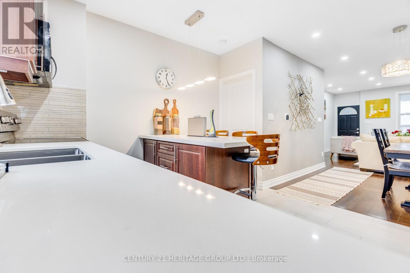 3 Denton Avenue, Toronto, Ontario  M4C 1T7 - Photo 15 - E12954308