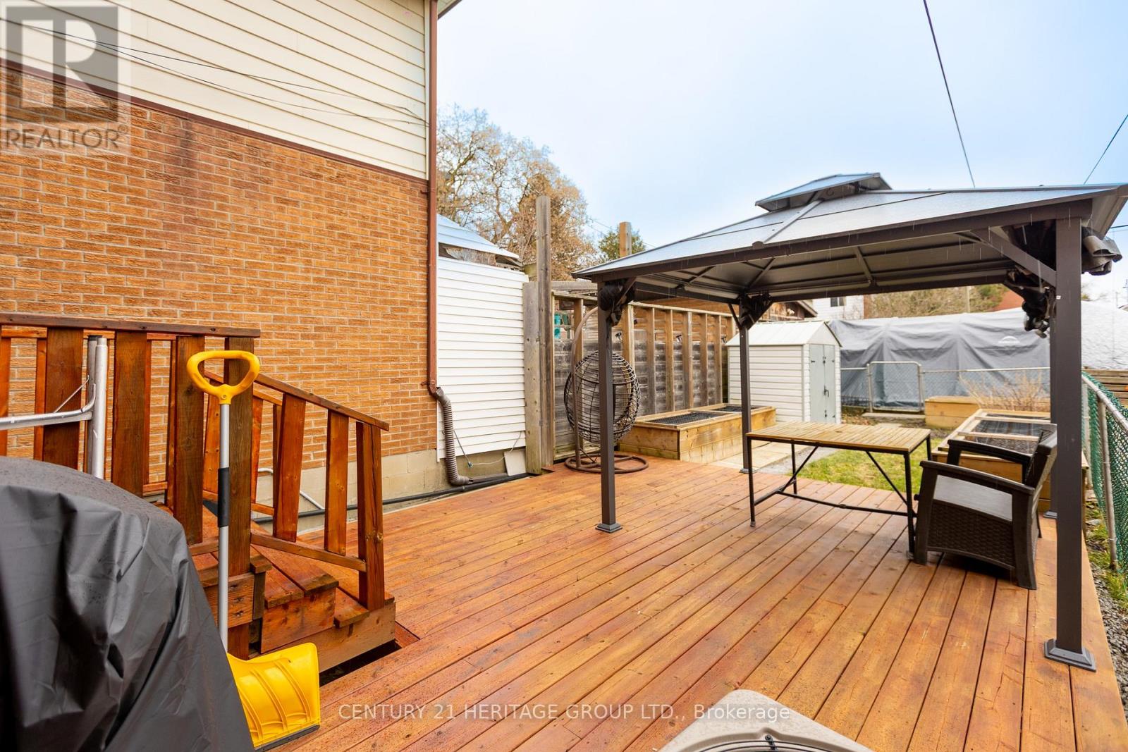 3 Denton Avenue, Toronto, Ontario  M4C 1T7 - Photo 40 - E12954308