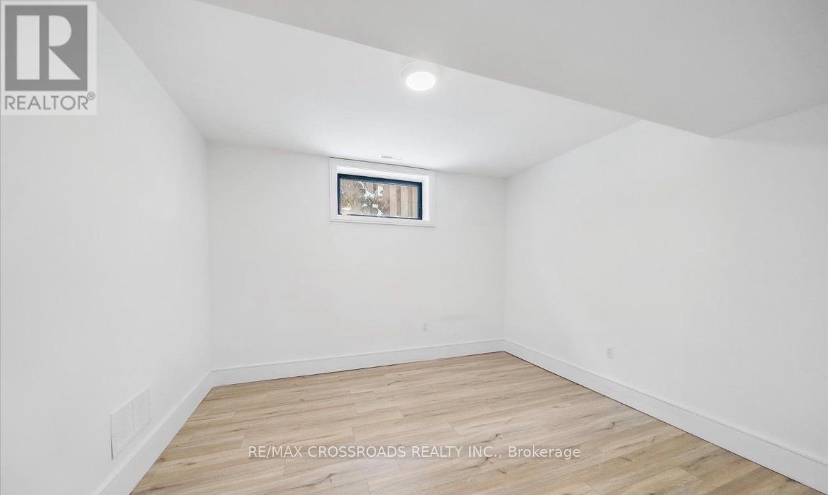 125 Watson Street E, Whitby, Ontario  L1N 1A5 - Photo 5 - E13057206