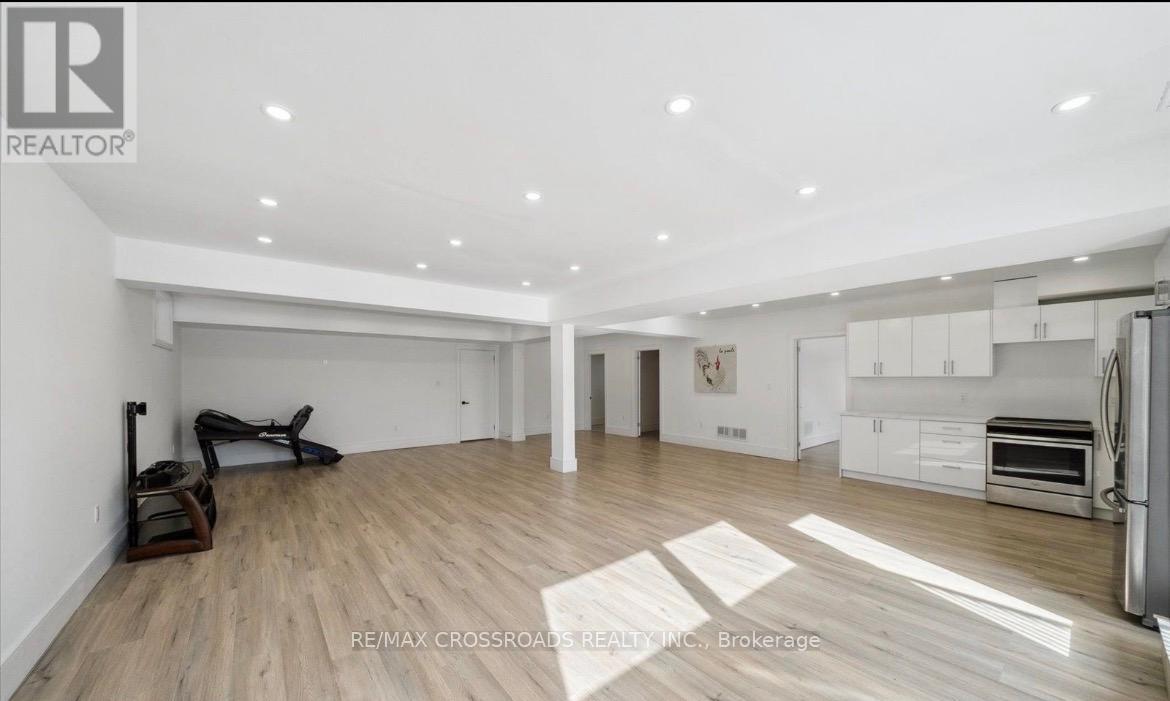 125 Watson Street E, Whitby, Ontario  L1N 1A5 - Photo 4 - E13057206