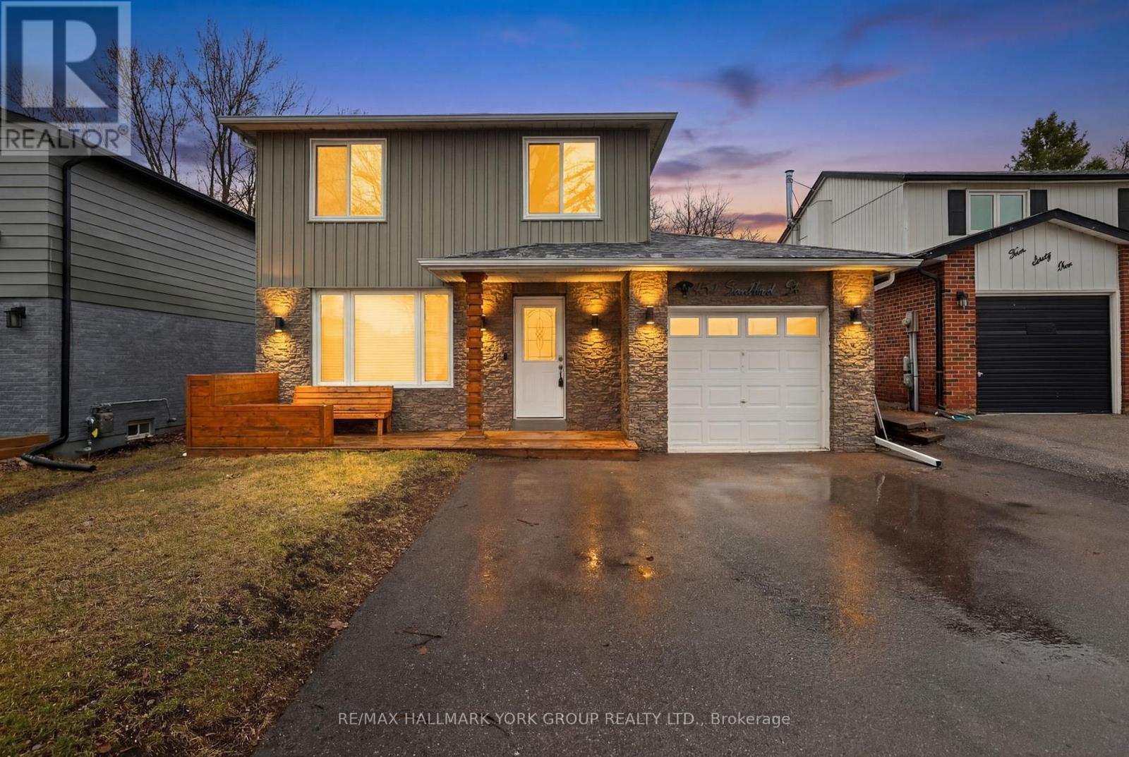 459 SANDFORD STREET, Newmarket, Ontario