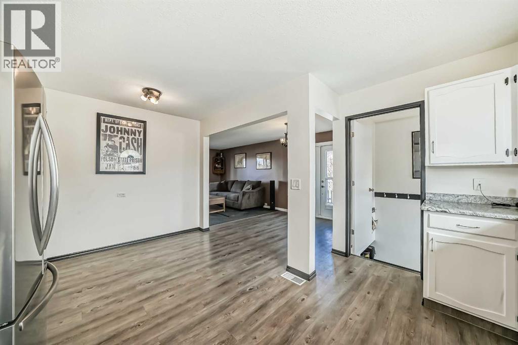 148 Huntridge Road NE, Calgary, Alberta  T2k 4B5 - Photo 19 - A2294727