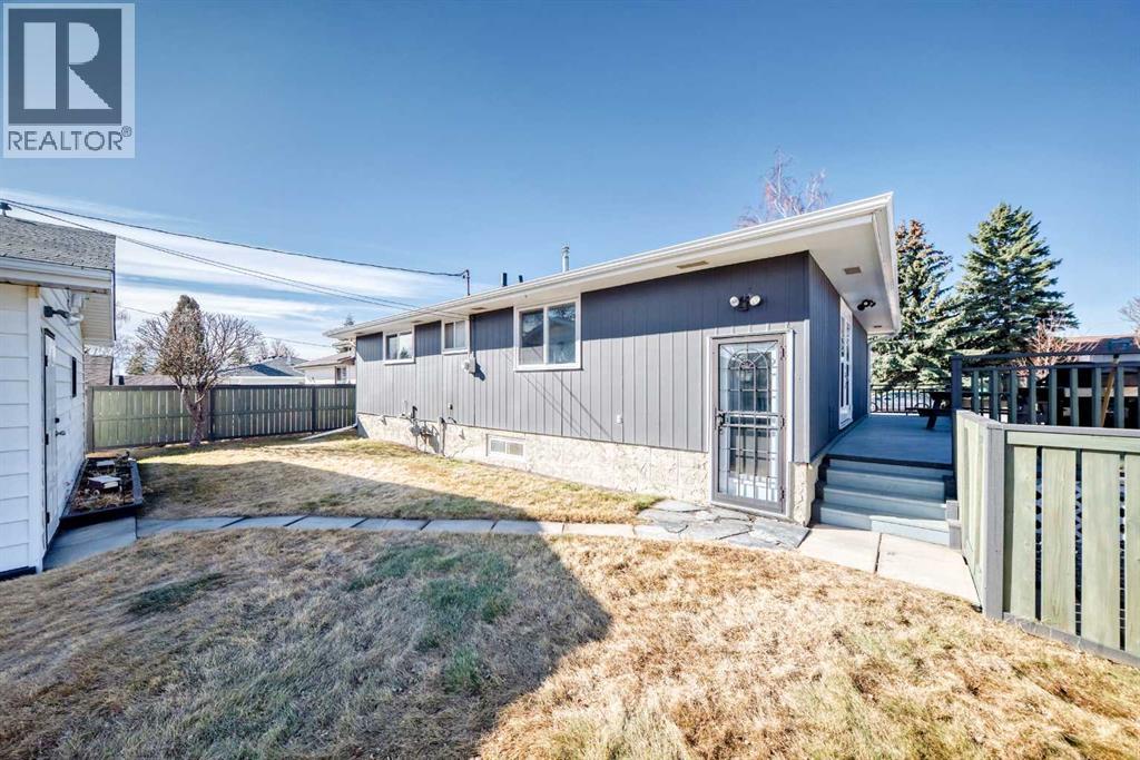 148 Huntridge Road NE, Calgary, Alberta  T2k 4B5 - Photo 45 - A2294727