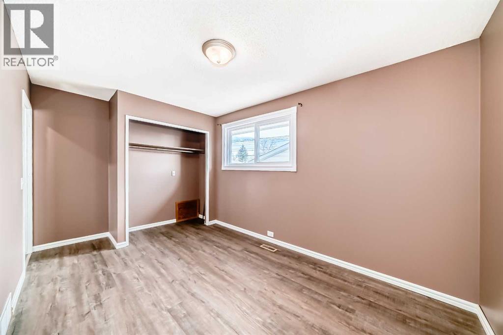 148 Huntridge Road NE, Calgary, Alberta  T2k 4B5 - Photo 27 - A2294727