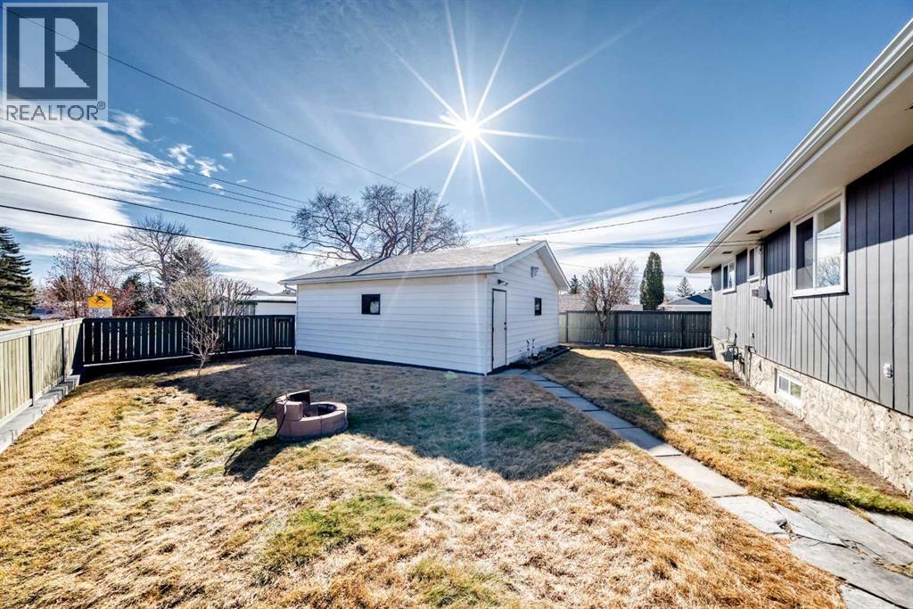 148 Huntridge Road NE, Calgary, Alberta  T2k 4B5 - Photo 43 - A2294727