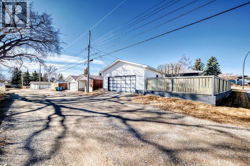 148 Huntridge Road NE, Calgary, Alberta  T2k 4B5 - Photo 48 - A2294727
