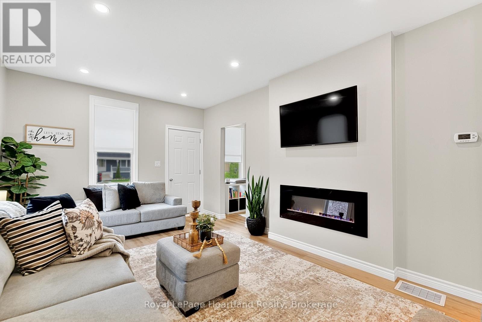 160 Richmond Street, Bluewater (Hensall), Ontario  N0M 1X0 - Photo 12 - X13061374