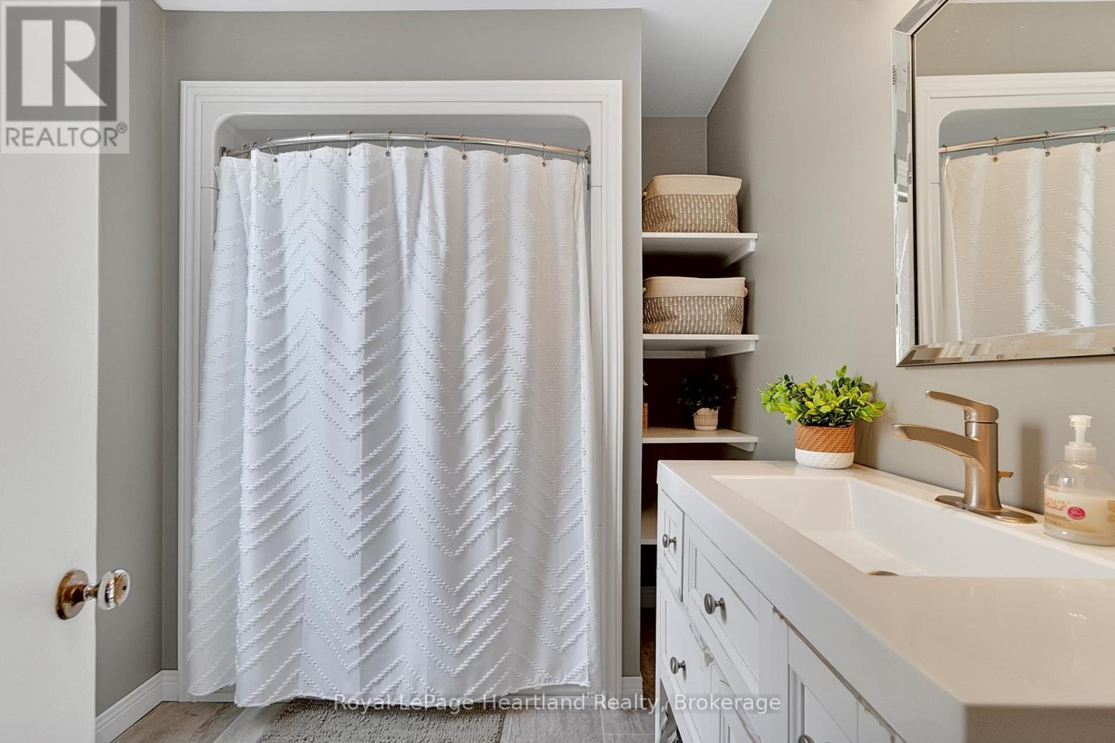 160 Richmond Street, Bluewater (Hensall), Ontario  N0M 1X0 - Photo 17 - X13061374