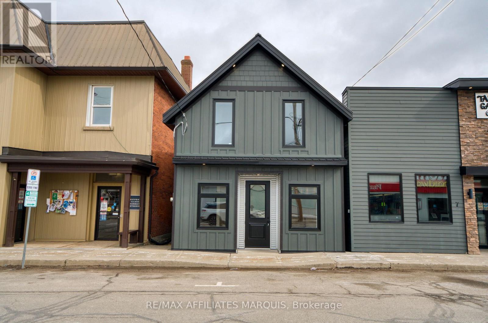 5 CHURCH STREET E, Westport, Ontario