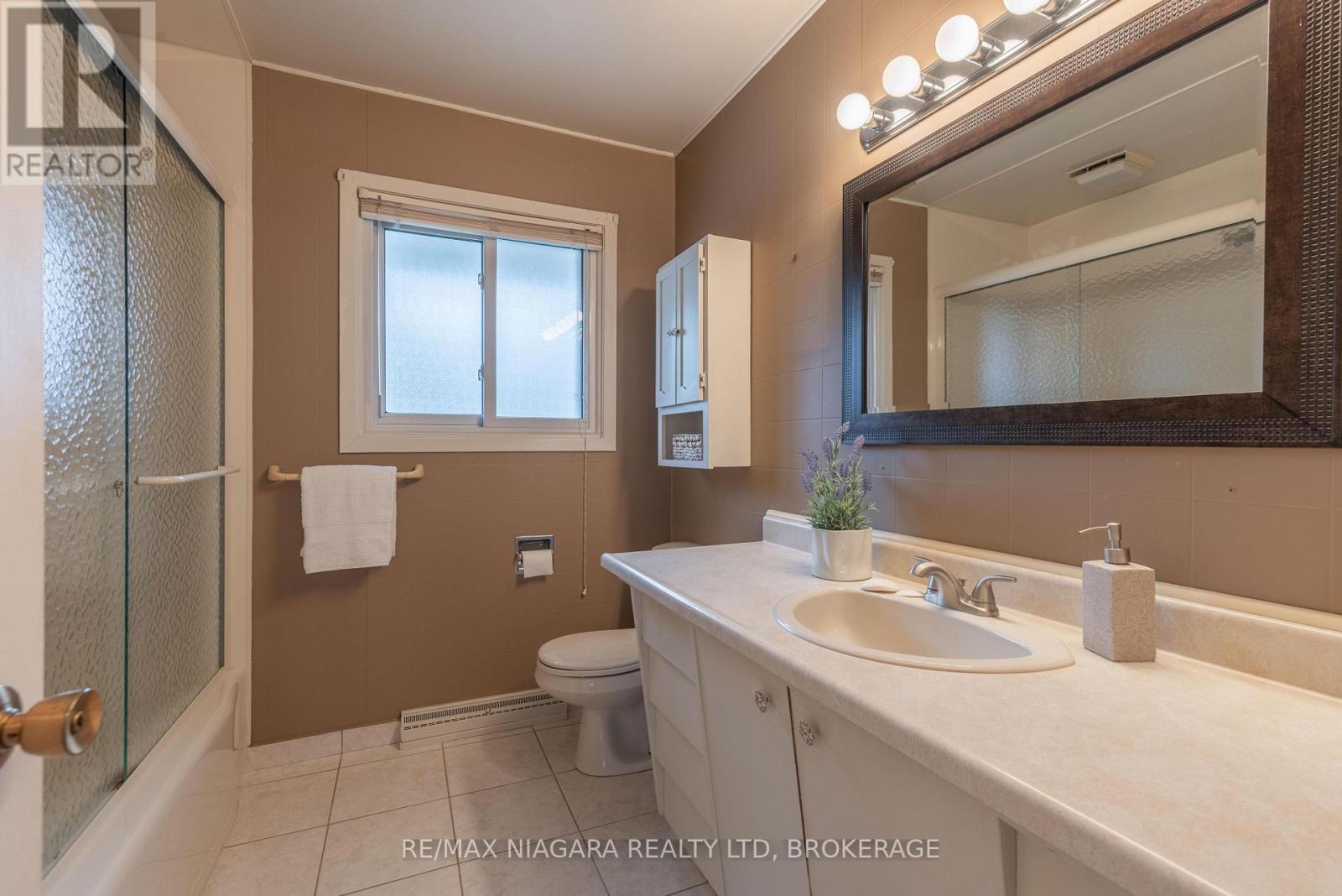 28 Viking Drive, St. Catharines, Ontario  L2M 2V3 - Photo 18 - X13061434