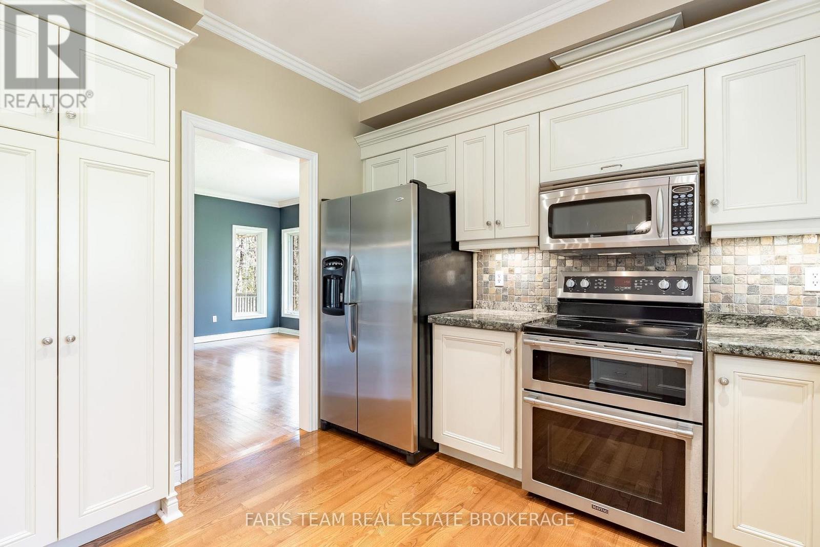 25 Averill Court, Bradford West Gwillimbury, Ontario  L0G 1A0 - Photo 11 - N13061444