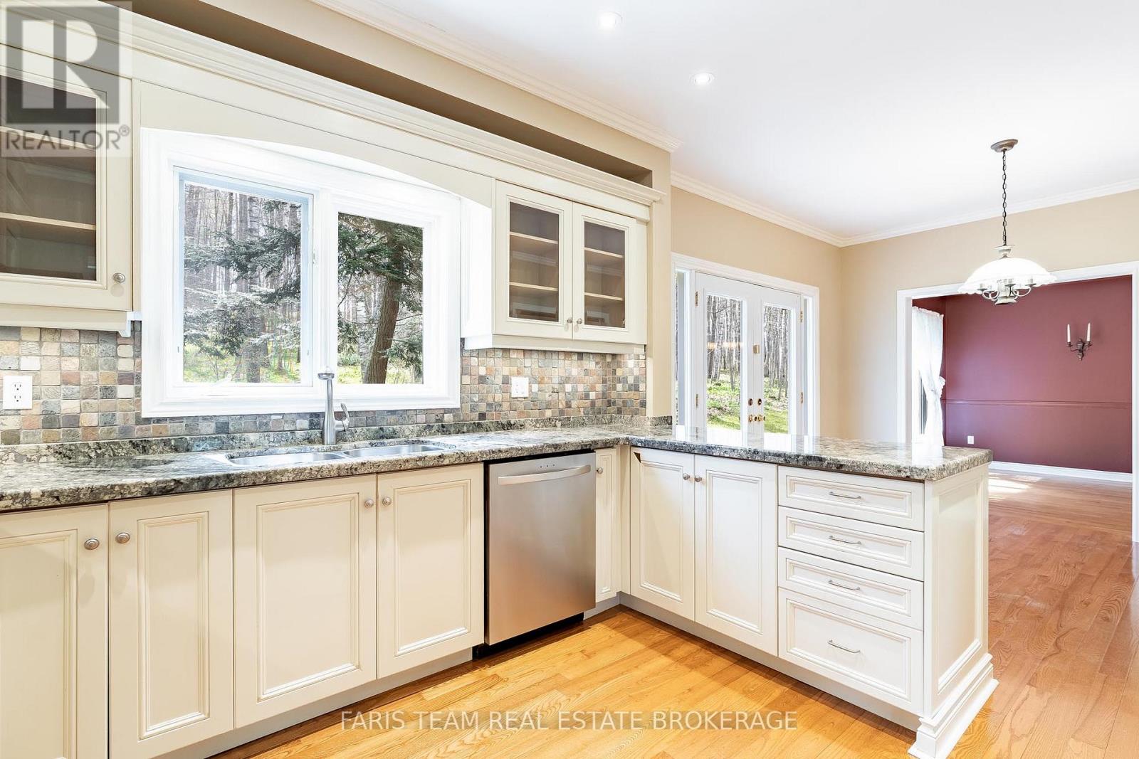 25 Averill Court, Bradford West Gwillimbury, Ontario  L0G 1A0 - Photo 12 - N13061444