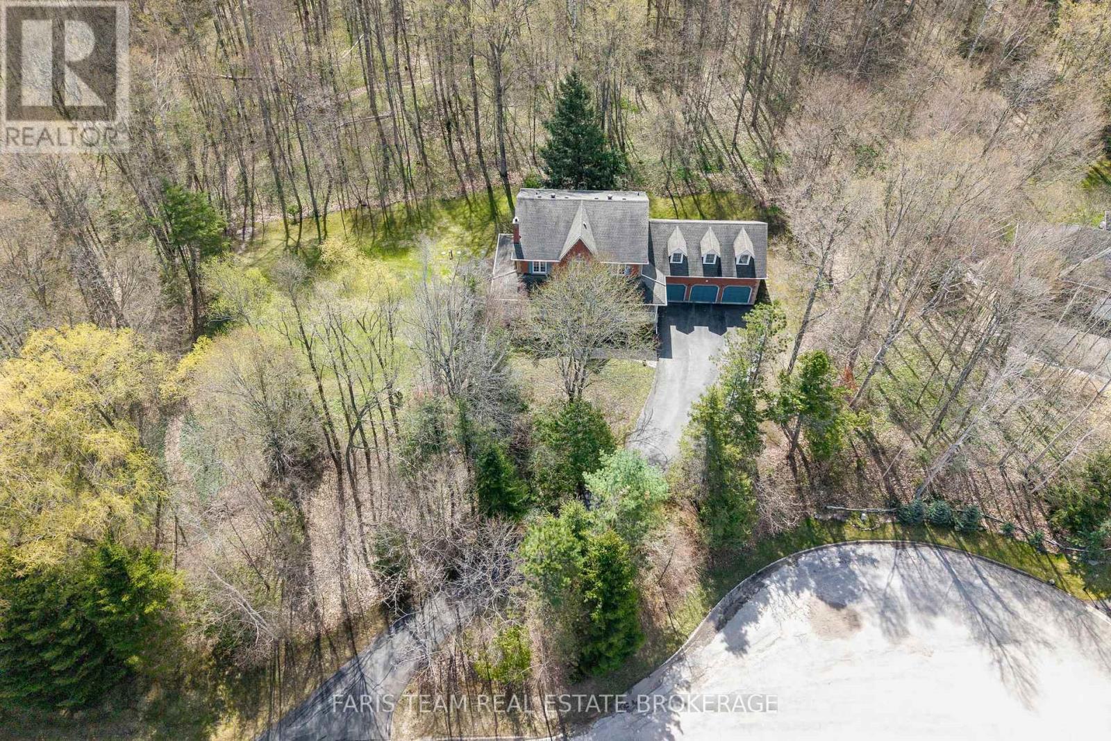 25 Averill Court, Bradford West Gwillimbury, Ontario  L0G 1A0 - Photo 3 - N13061444