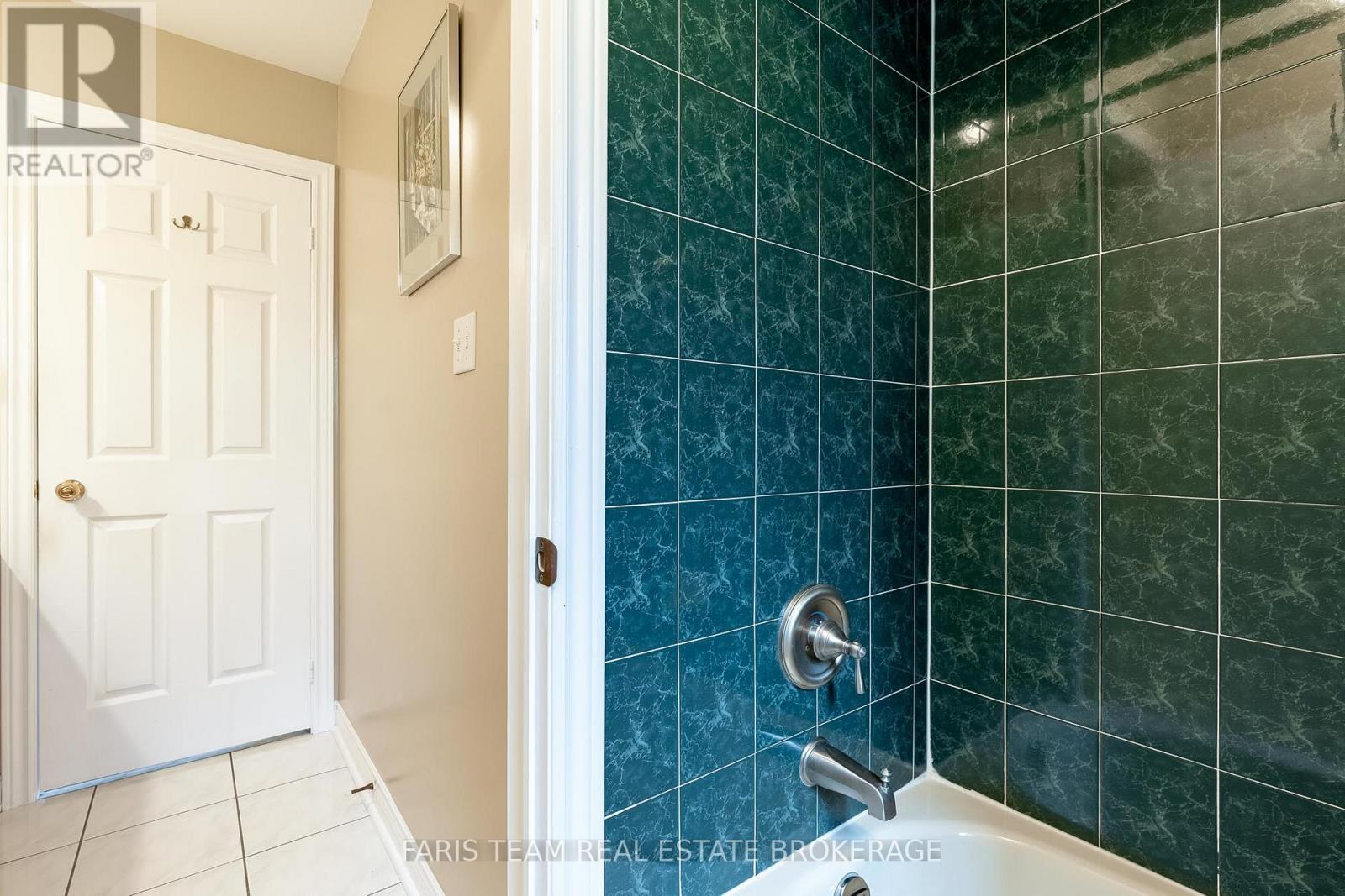 25 Averill Court, Bradford West Gwillimbury, Ontario  L0G 1A0 - Photo 34 - N13061444