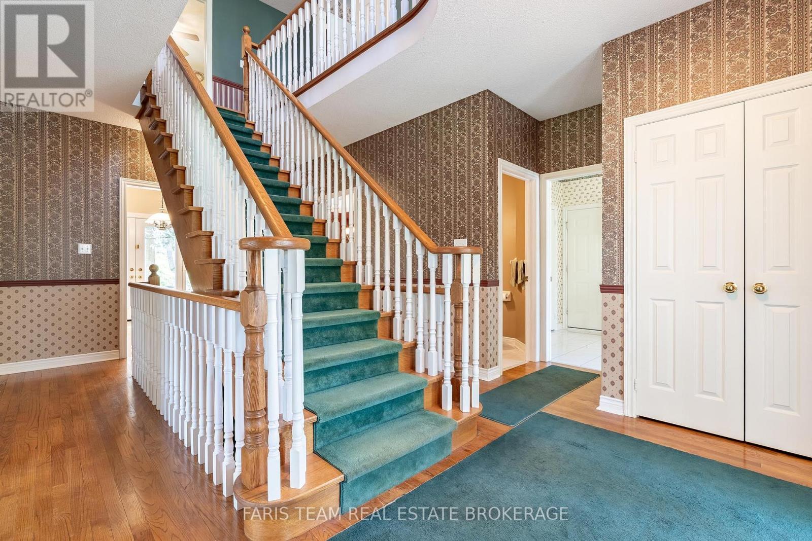 25 Averill Court, Bradford West Gwillimbury, Ontario  L0G 1A0 - Photo 7 - N13061444