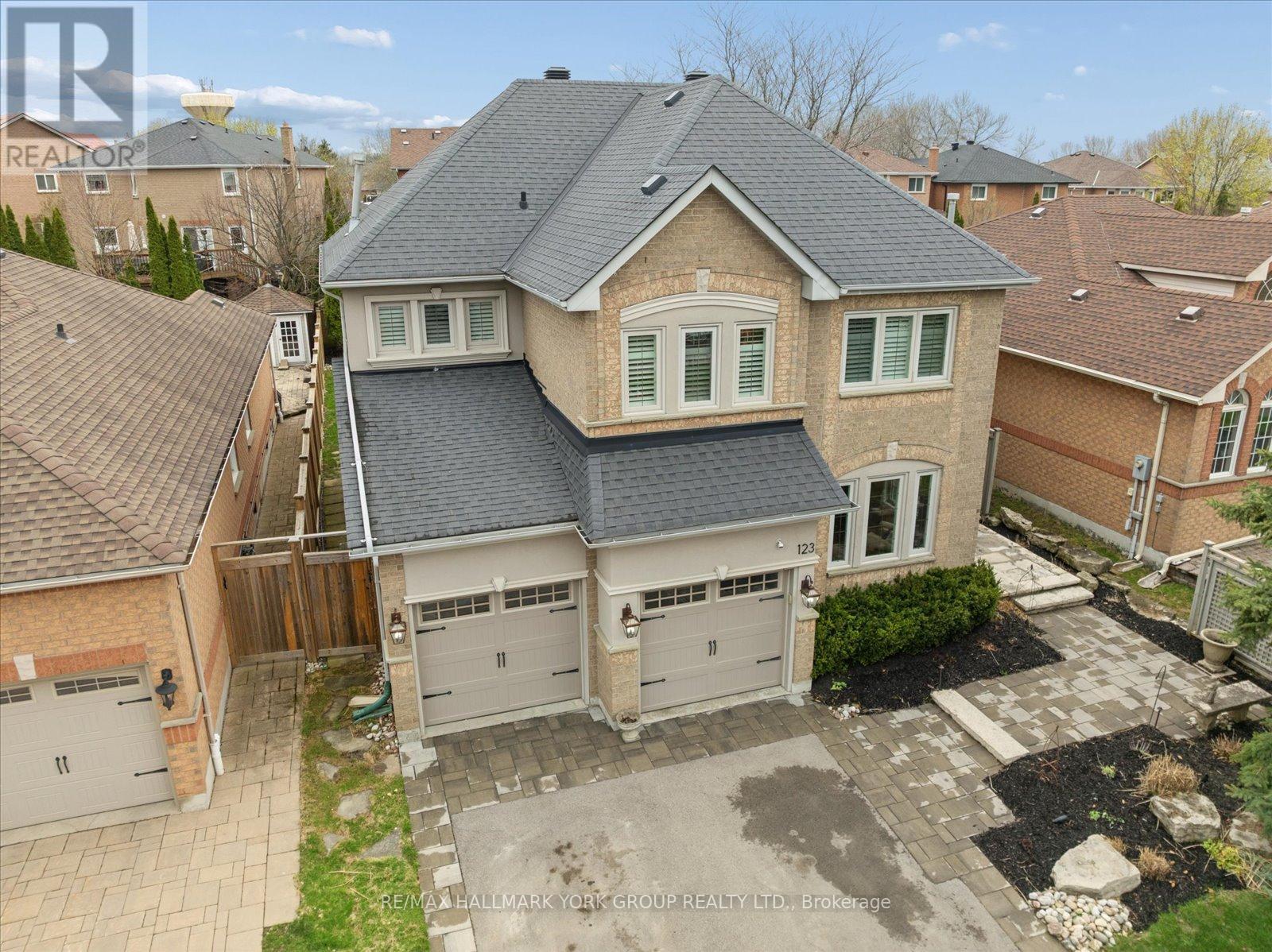 123 Brookeview Drive, Aurora, Ontario  L4G 6R5 - Photo 2 - N13061462