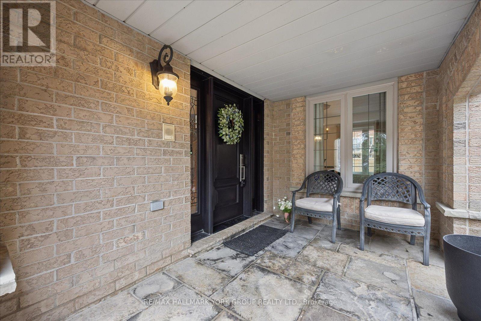 123 Brookeview Drive, Aurora, Ontario  L4G 6R5 - Photo 3 - N13061462