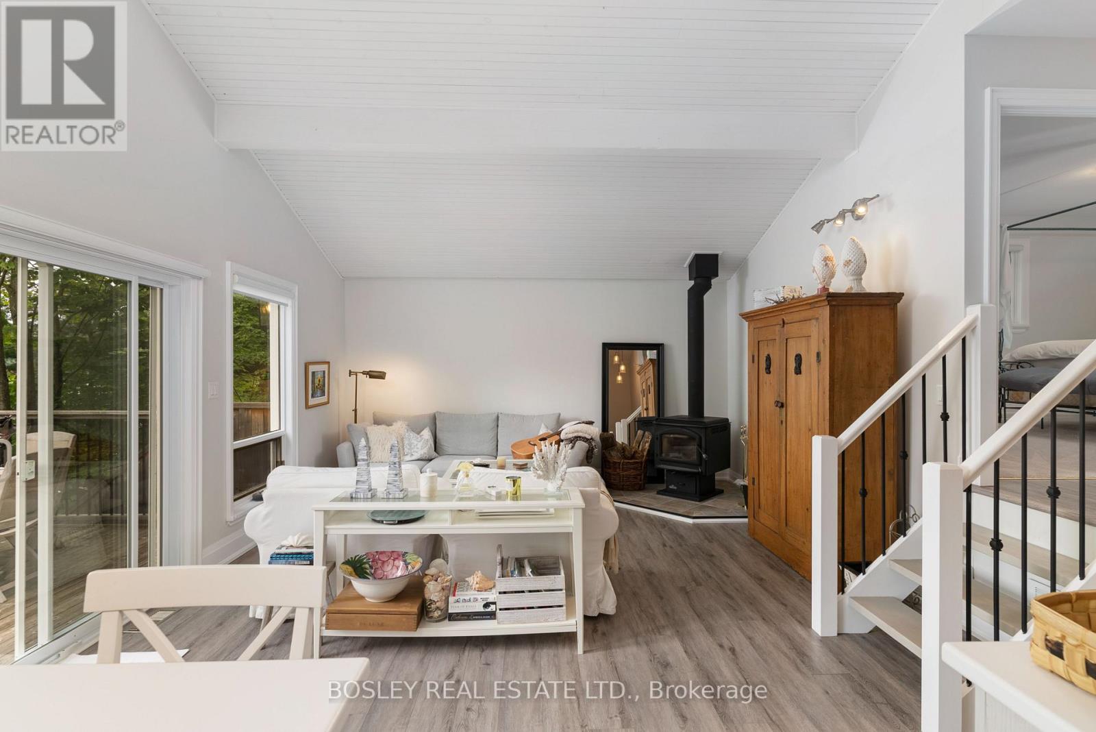 Cottage - 152 Farlain Lake Road E, Tiny, Ontario  L9M 0B5 - Photo 6 - S13061432