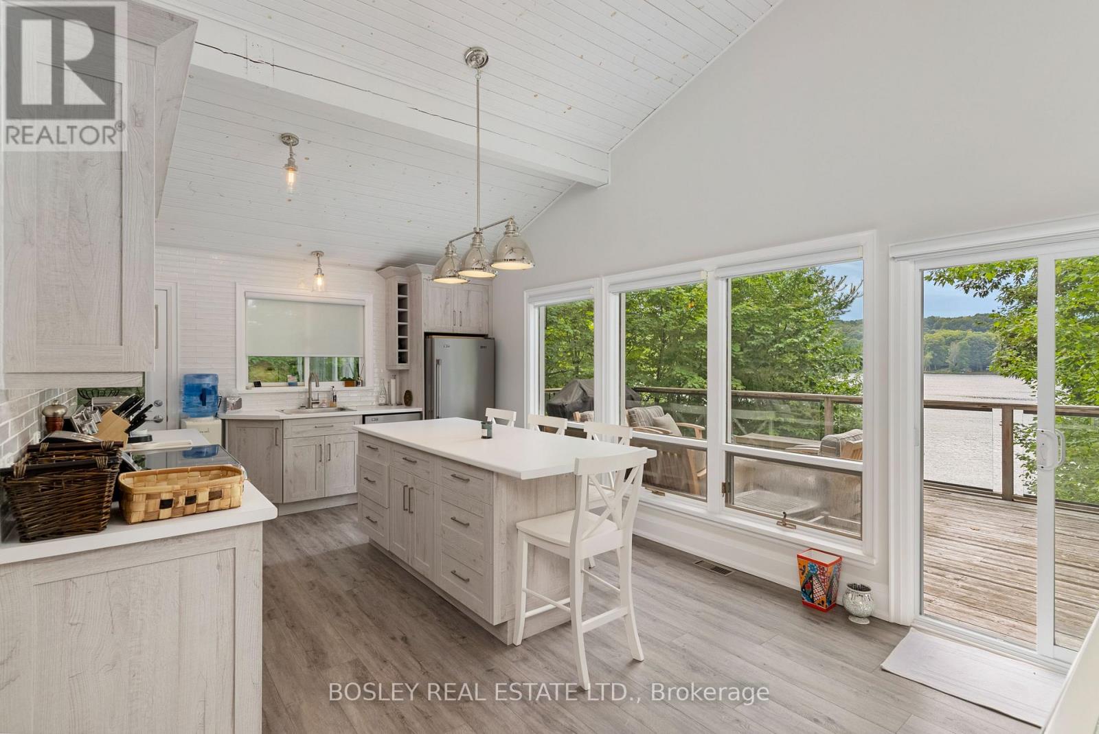 Cottage - 152 Farlain Lake Road E, Tiny, Ontario  L9M 0B5 - Photo 7 - S13061432