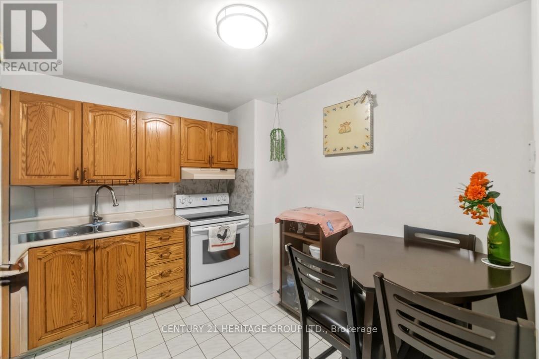 1408 - 2323 Confederation Parkway, Mississauga, Ontario  L5B 1R6 - Photo 13 - W13055714