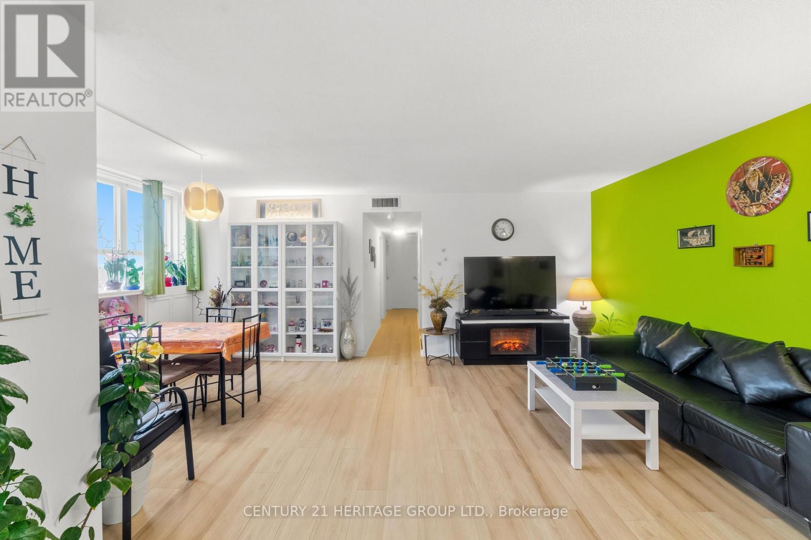 1408 - 2323 Confederation Parkway, Mississauga, Ontario  L5B 1R6 - Photo 7 - W13055714