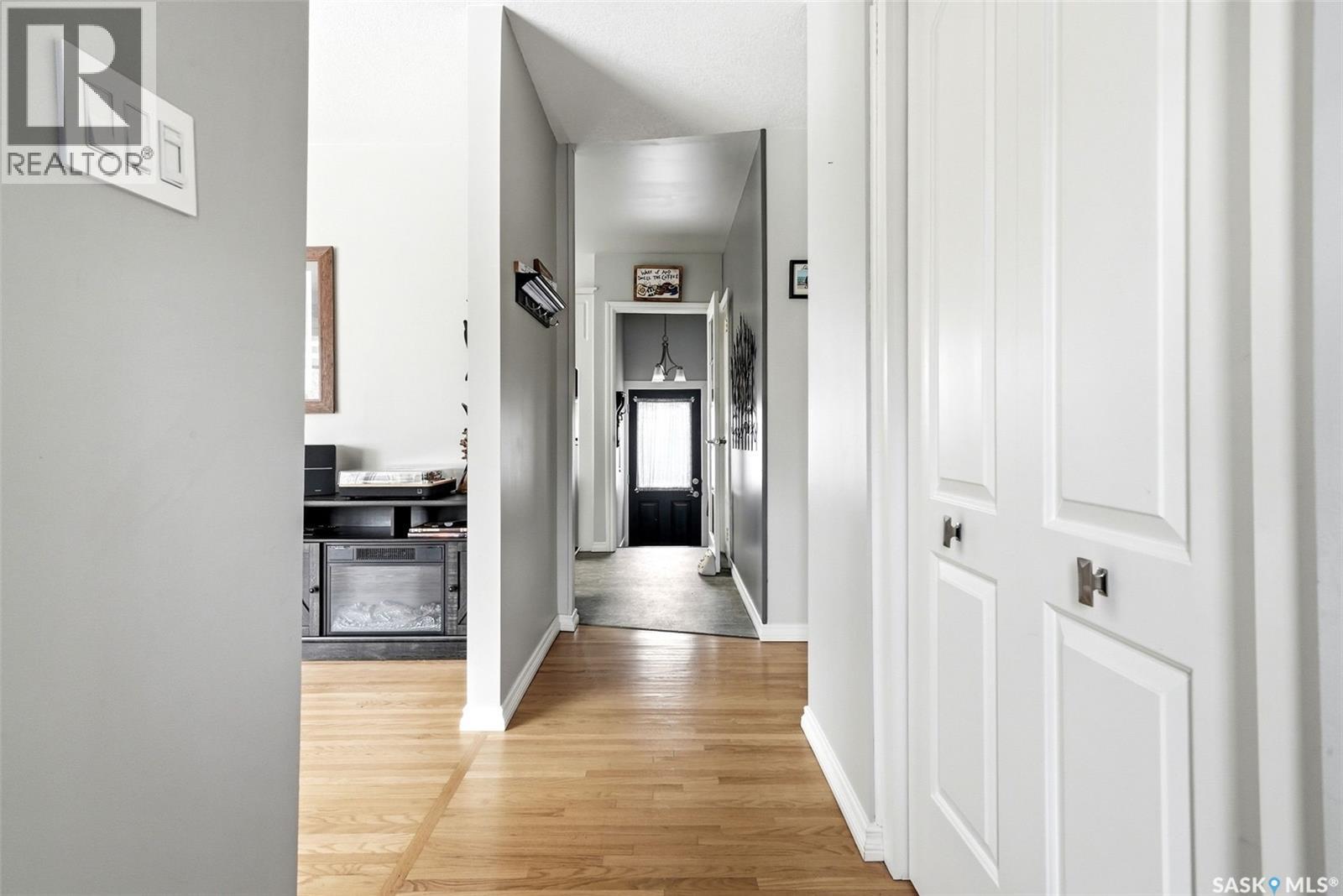 201 Shannon Road, Regina, Saskatchewan  S4S 5H8 - Photo 9 - SK034337