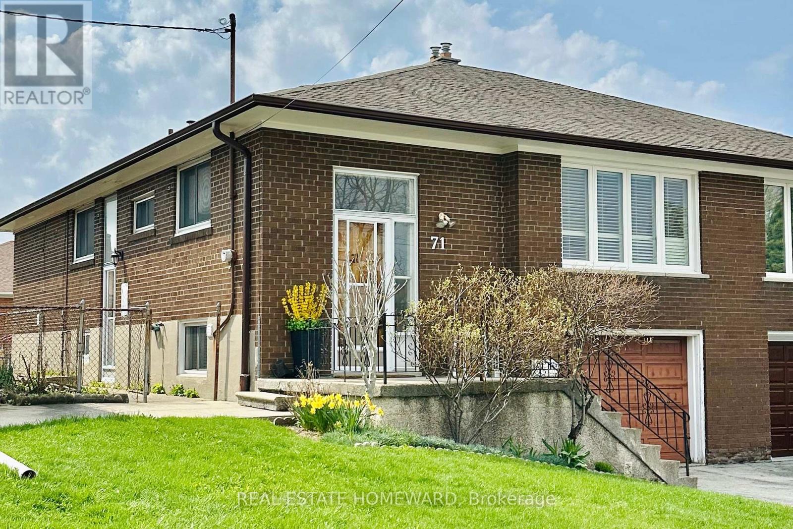71 Thwaite Avenue, Toronto, Ontario  M3L 2C8 - Photo 3 - W13061390