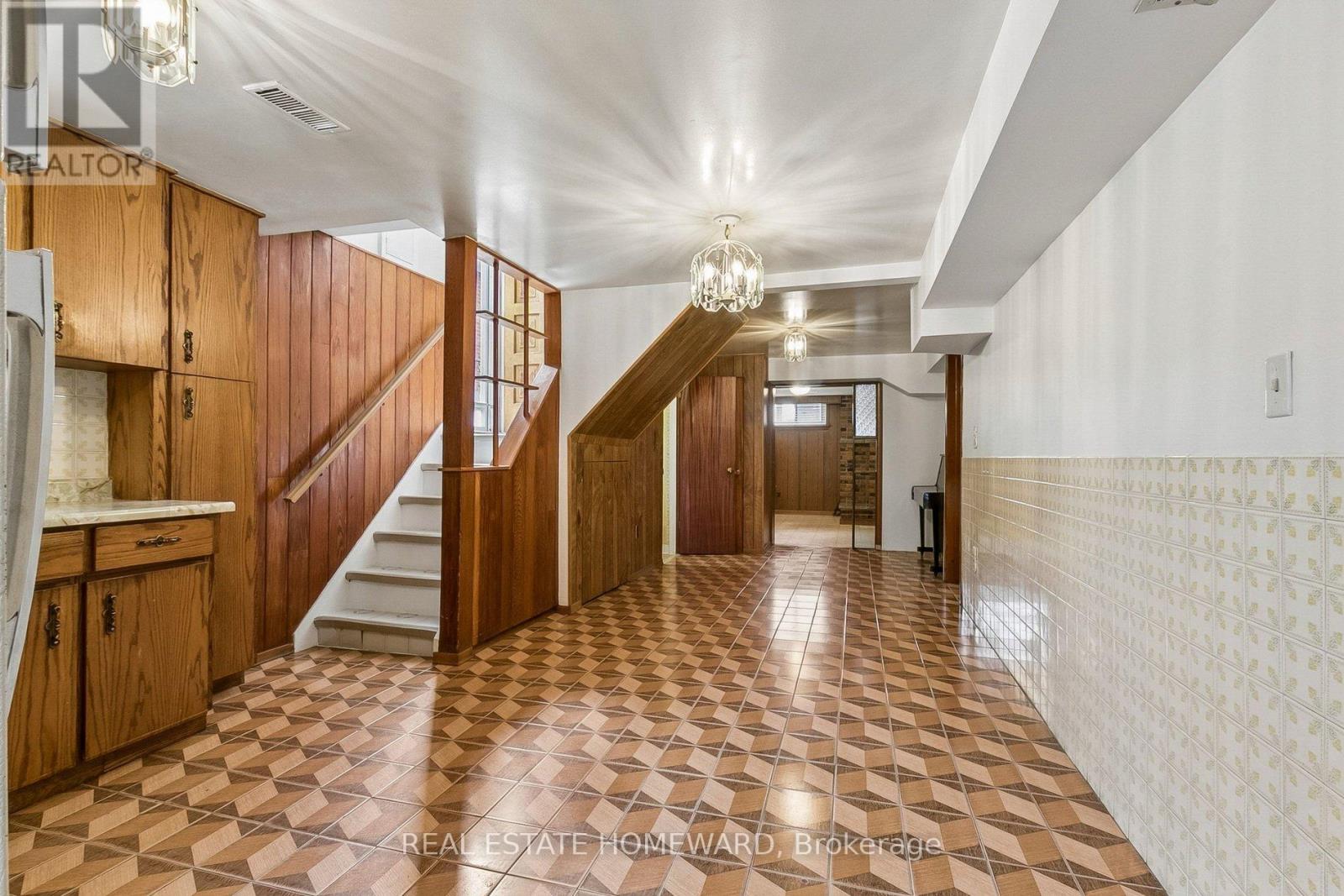 71 Thwaite Avenue, Toronto, Ontario  M3L 2C8 - Photo 34 - W13061390