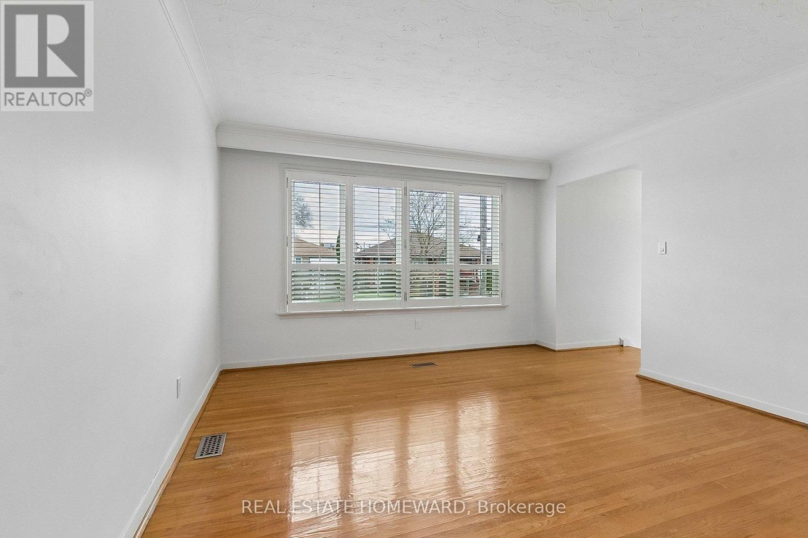 71 Thwaite Avenue, Toronto, Ontario  M3L 2C8 - Photo 7 - W13061390