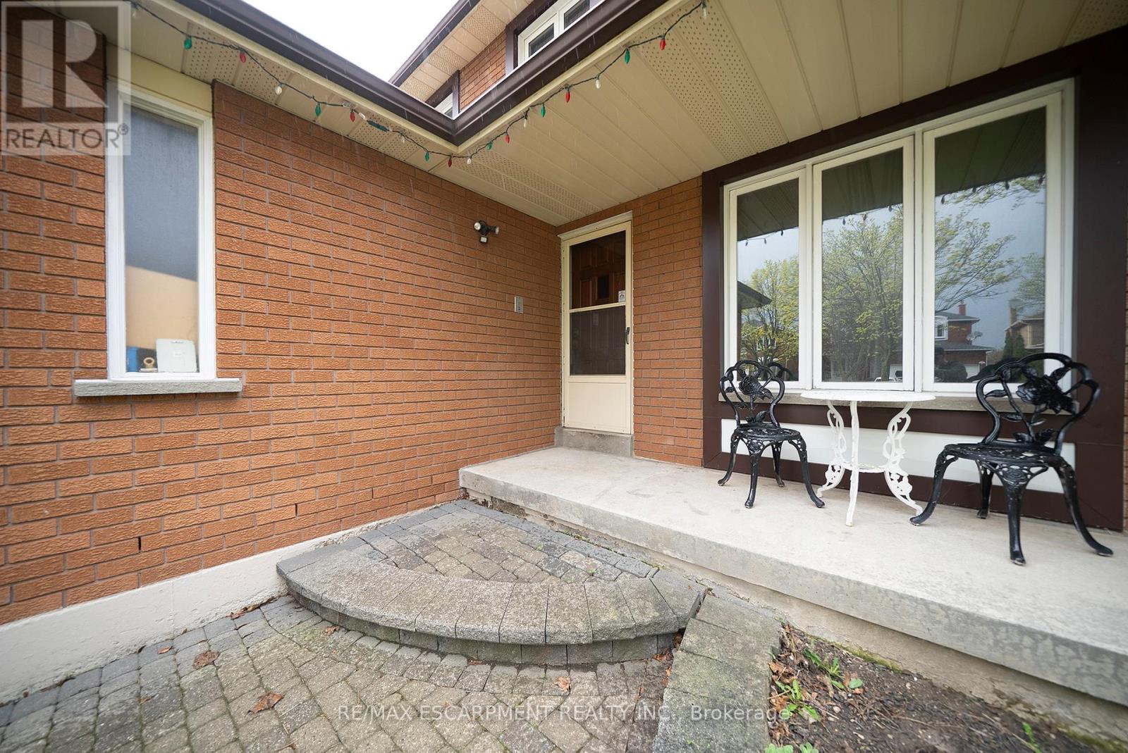 2057 Wincanton Crescent, Mississauga, Ontario  L5M 3E4 - Photo 3 - W13061438