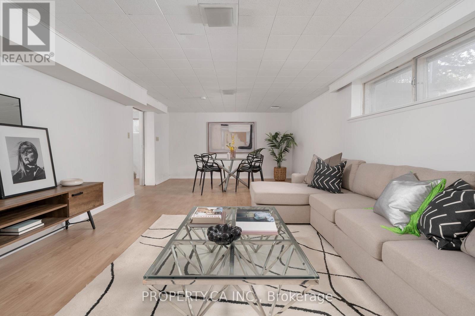 19 Jill Crescent, Toronto, Ontario  M9B 6B2 - Photo 18 - W13061456