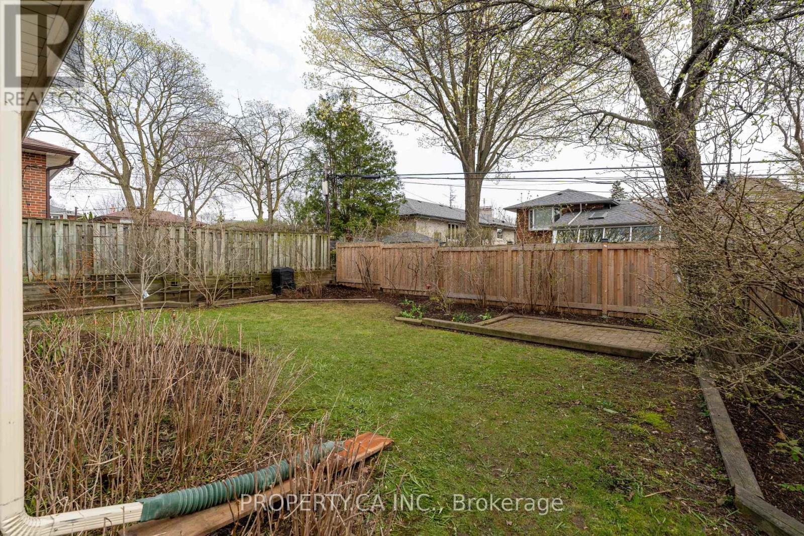 19 Jill Crescent, Toronto, Ontario  M9B 6B2 - Photo 21 - W13061456