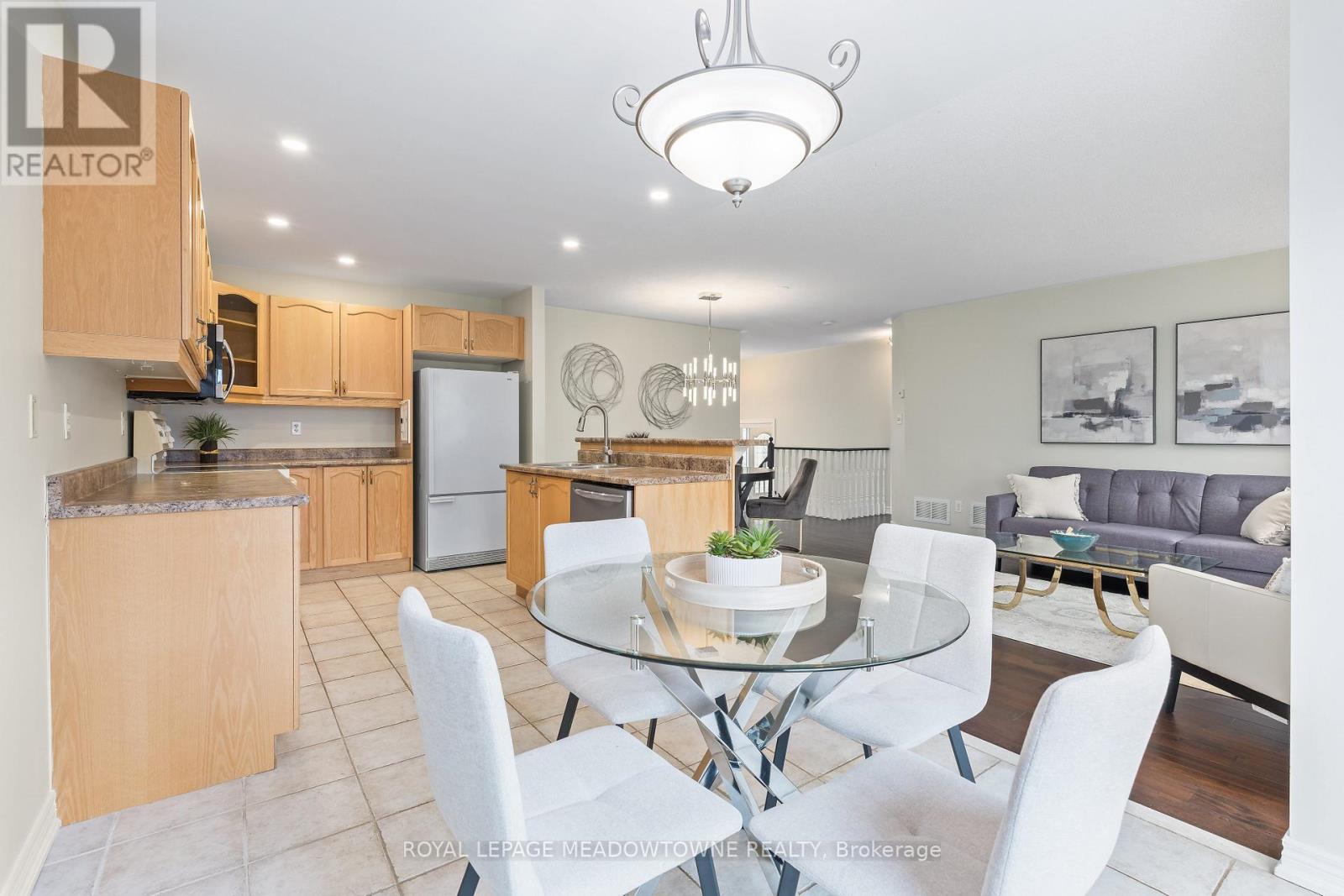 8 Bonnette Street, Halton Hills, Ontario  L7J 2Z9 - Photo 10 - W13061466