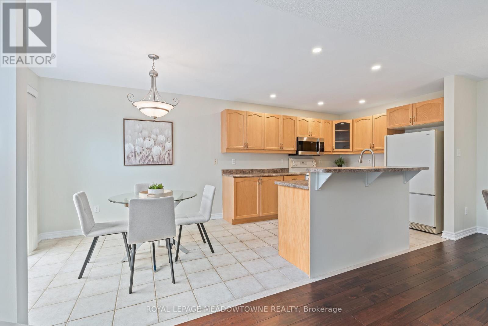 8 Bonnette Street, Halton Hills, Ontario  L7J 2Z9 - Photo 12 - W13061466