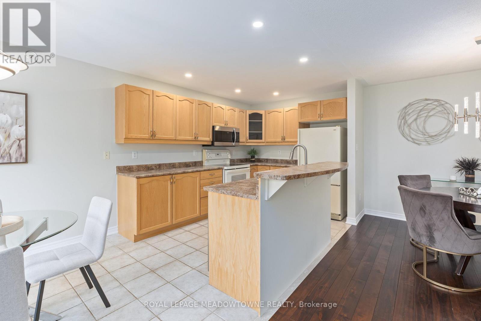 8 Bonnette Street, Halton Hills, Ontario  L7J 2Z9 - Photo 14 - W13061466