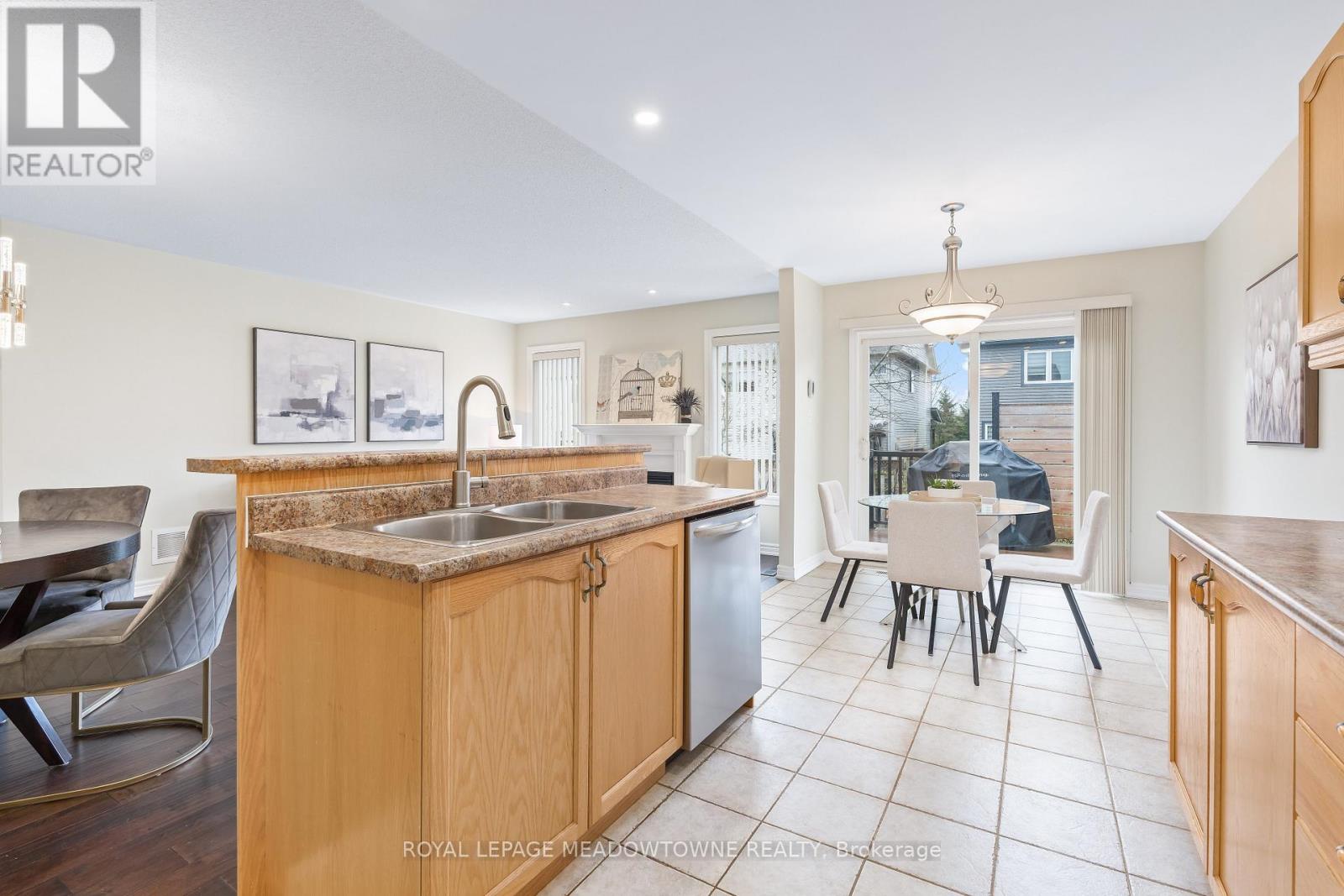 8 Bonnette Street, Halton Hills, Ontario  L7J 2Z9 - Photo 18 - W13061466