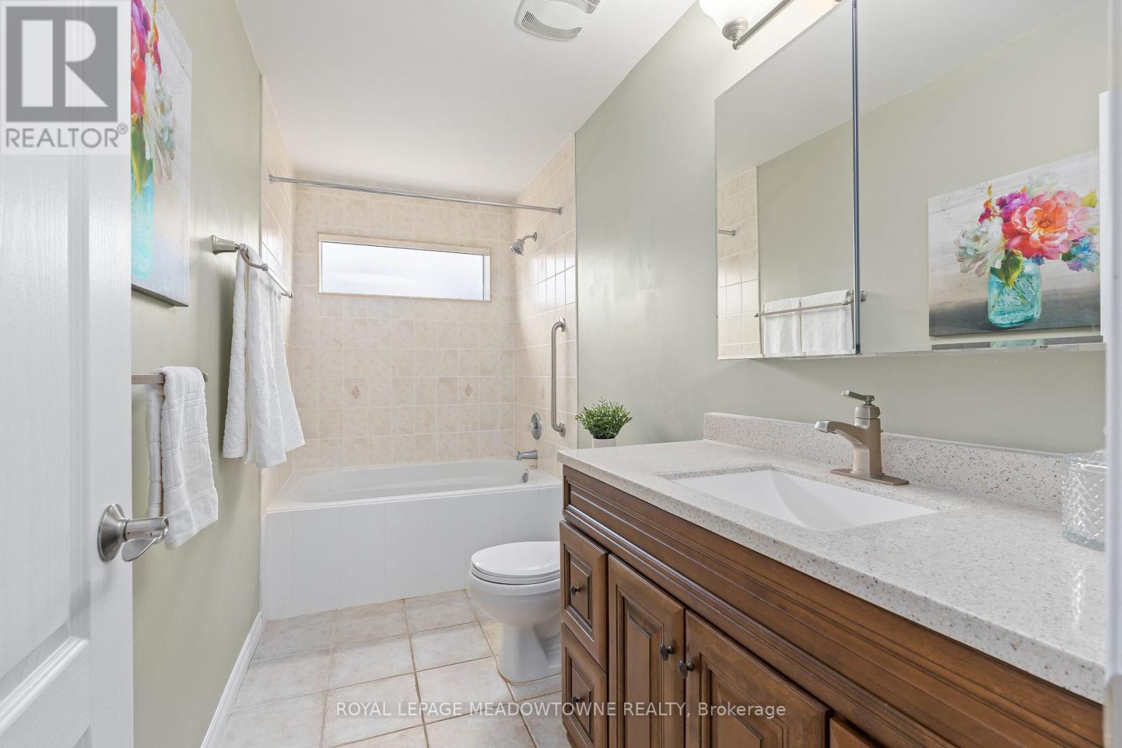 8 Bonnette Street, Halton Hills, Ontario  L7J 2Z9 - Photo 25 - W13061466