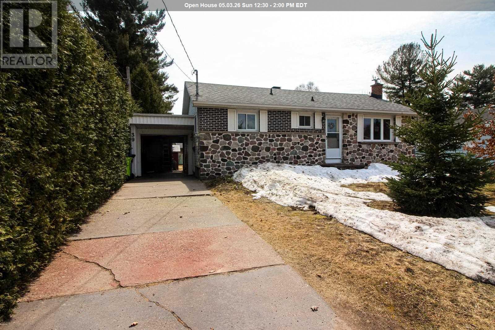 39 Lawson AVE, Sault Ste. Marie, Ontario