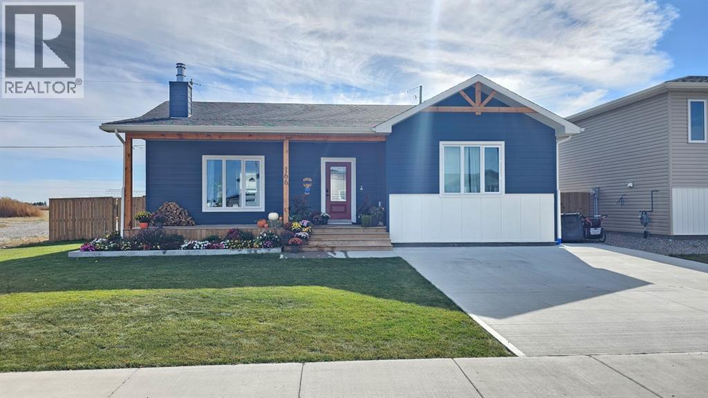 166 9 Street, Fort Macleod, Alberta  T0L 0Z0 - Photo 1 - A2286759