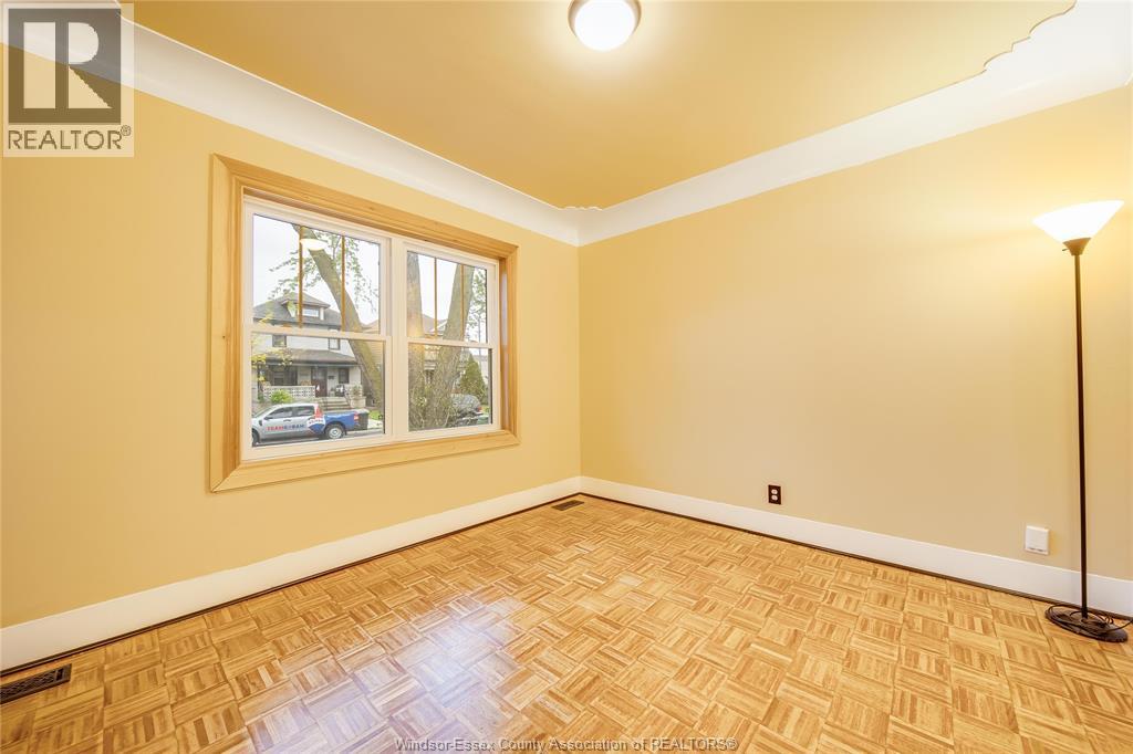 1046 Elsmere, Windsor, Ontario  N9A 2B2 - Photo 11 - 26009589