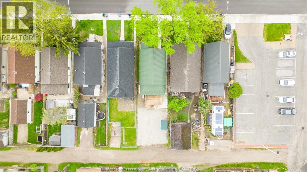 1046 Elsmere, Windsor, Ontario  N9A 2B2 - Photo 2 - 26009589