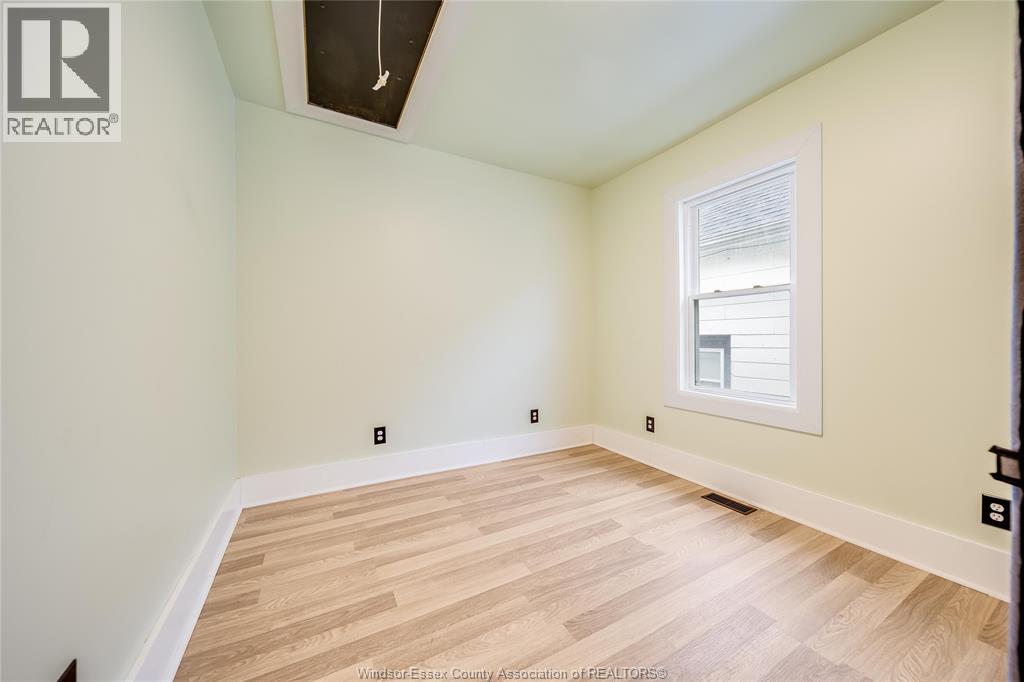 1046 Elsmere, Windsor, Ontario  N9A 2B2 - Photo 25 - 26009589