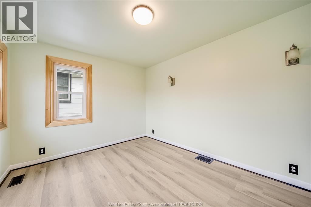 1046 Elsmere, Windsor, Ontario  N9A 2B2 - Photo 29 - 26009589