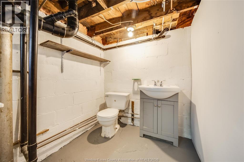 1046 Elsmere, Windsor, Ontario  N9A 2B2 - Photo 32 - 26009589
